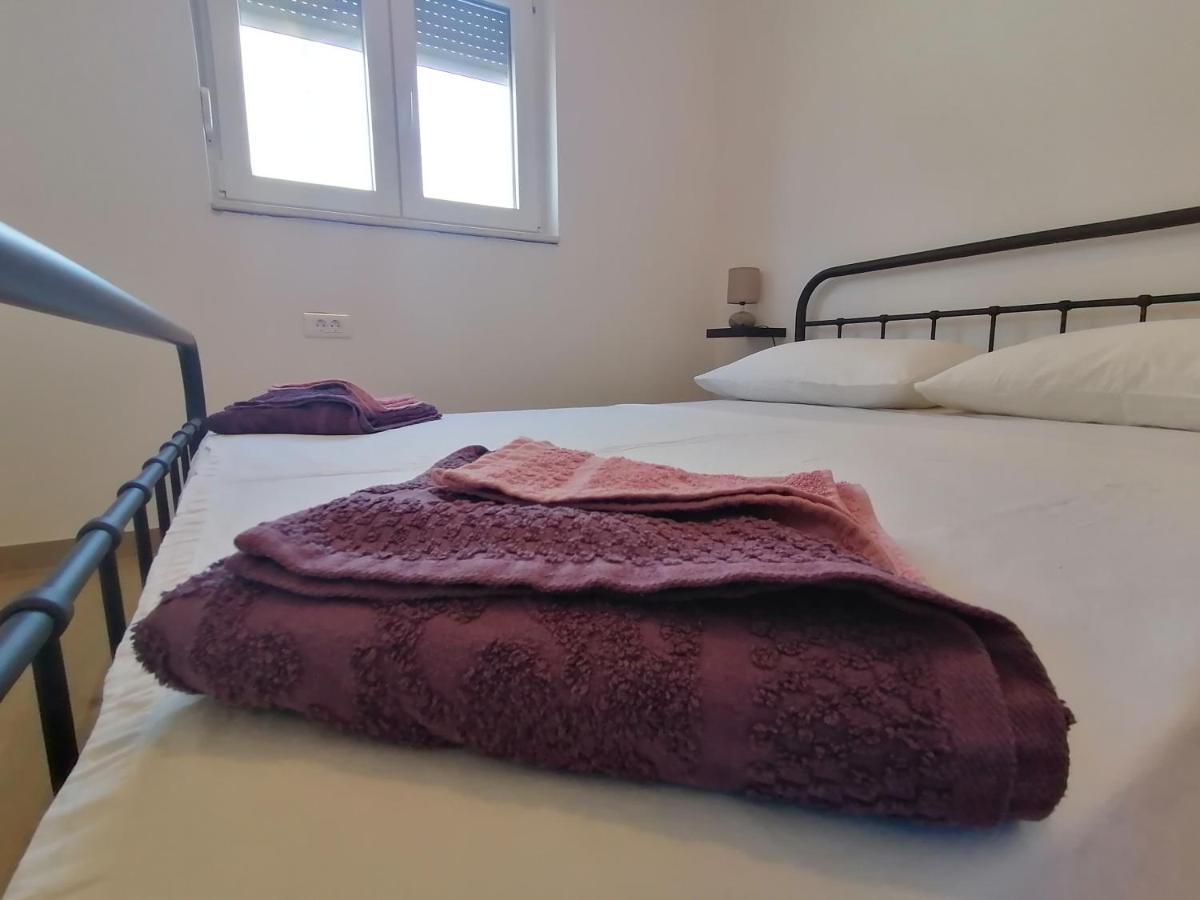 Villa Marta 3 Bedrooms, 2 Baths And Pool Kaštel Štafilić Exteriör bild