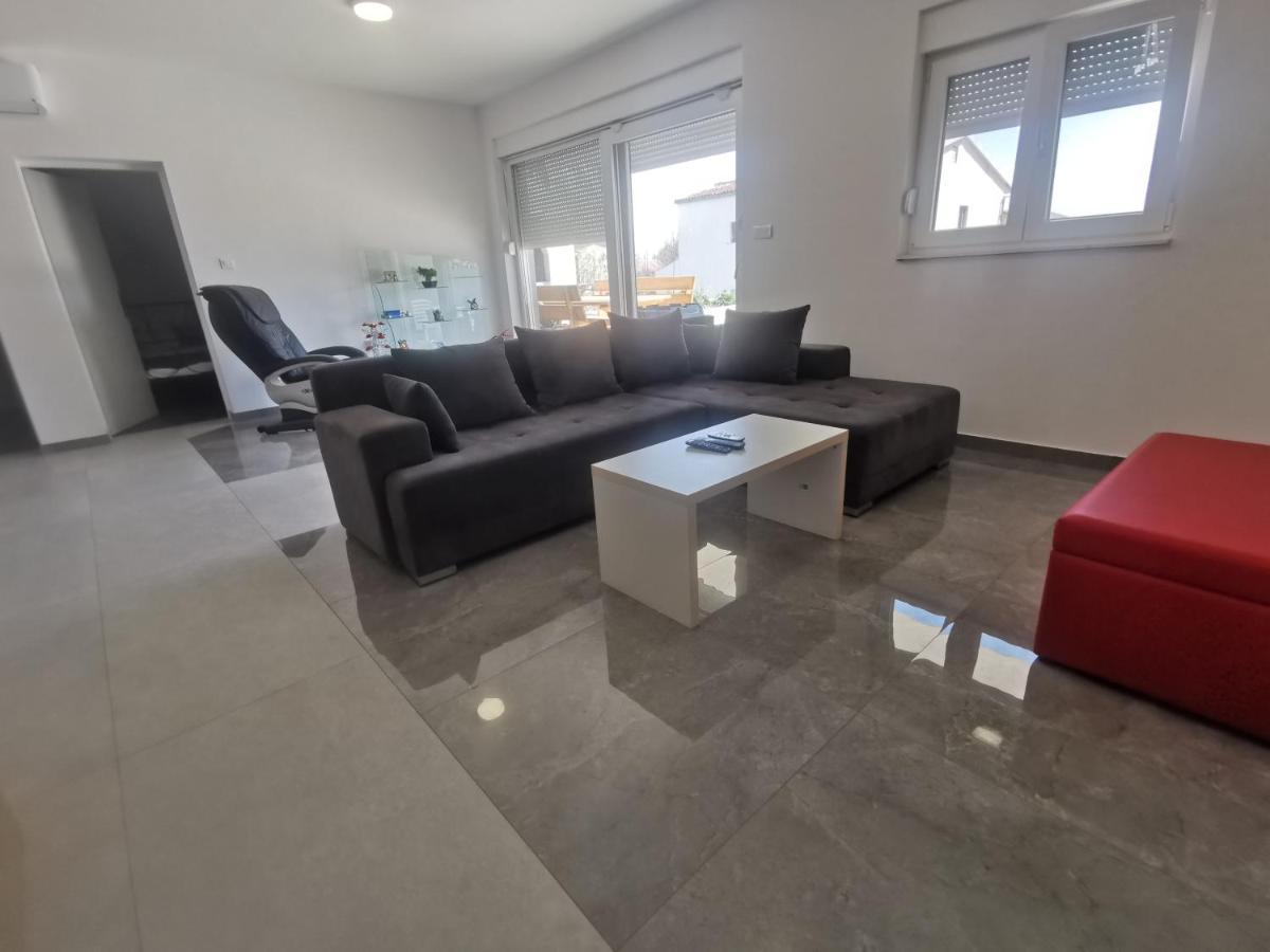 Villa Marta 3 Bedrooms, 2 Baths And Pool Kaštel Štafilić Exteriör bild
