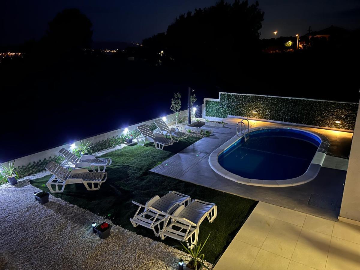 Villa Marta 3 Bedrooms, 2 Baths And Pool Kaštel Štafilić Exteriör bild