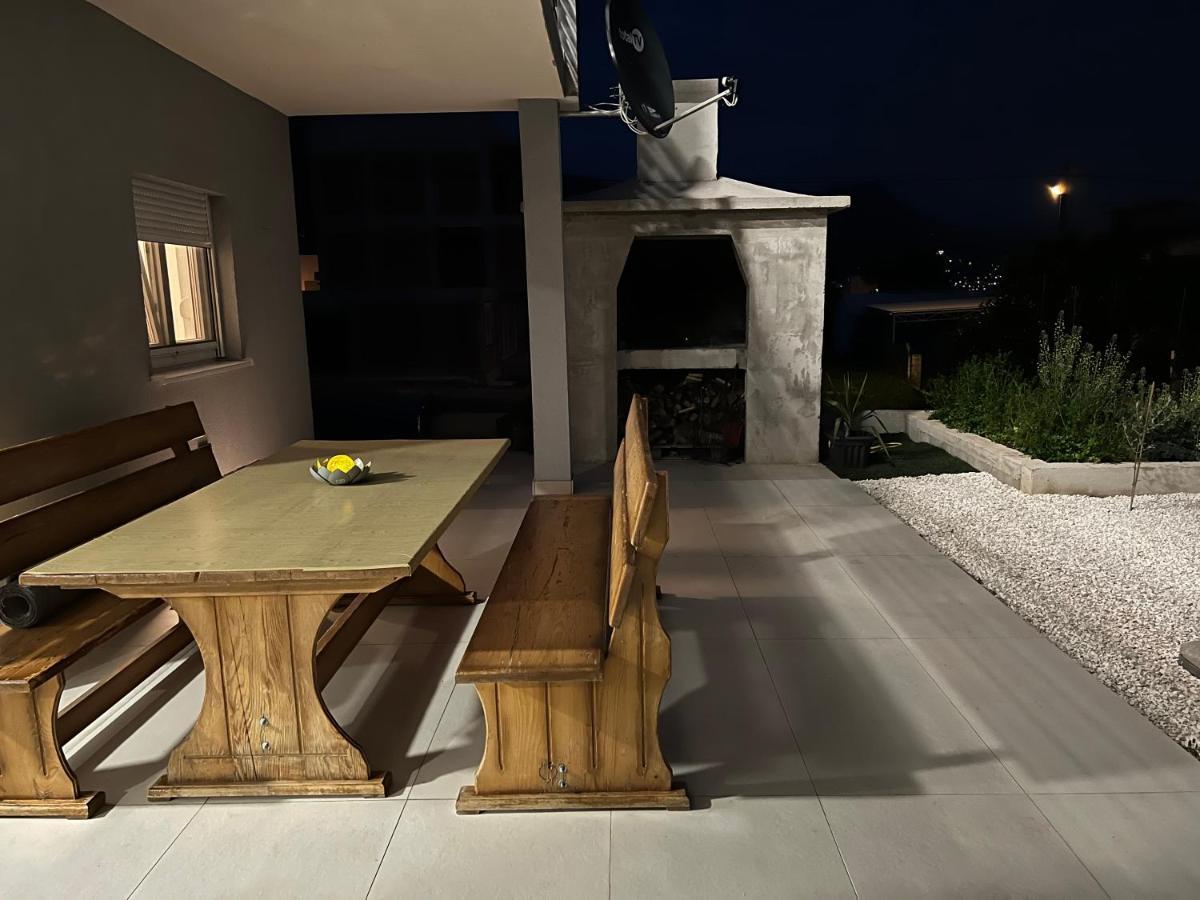 Villa Marta 3 Bedrooms, 2 Baths And Pool Kaštel Štafilić Exteriör bild